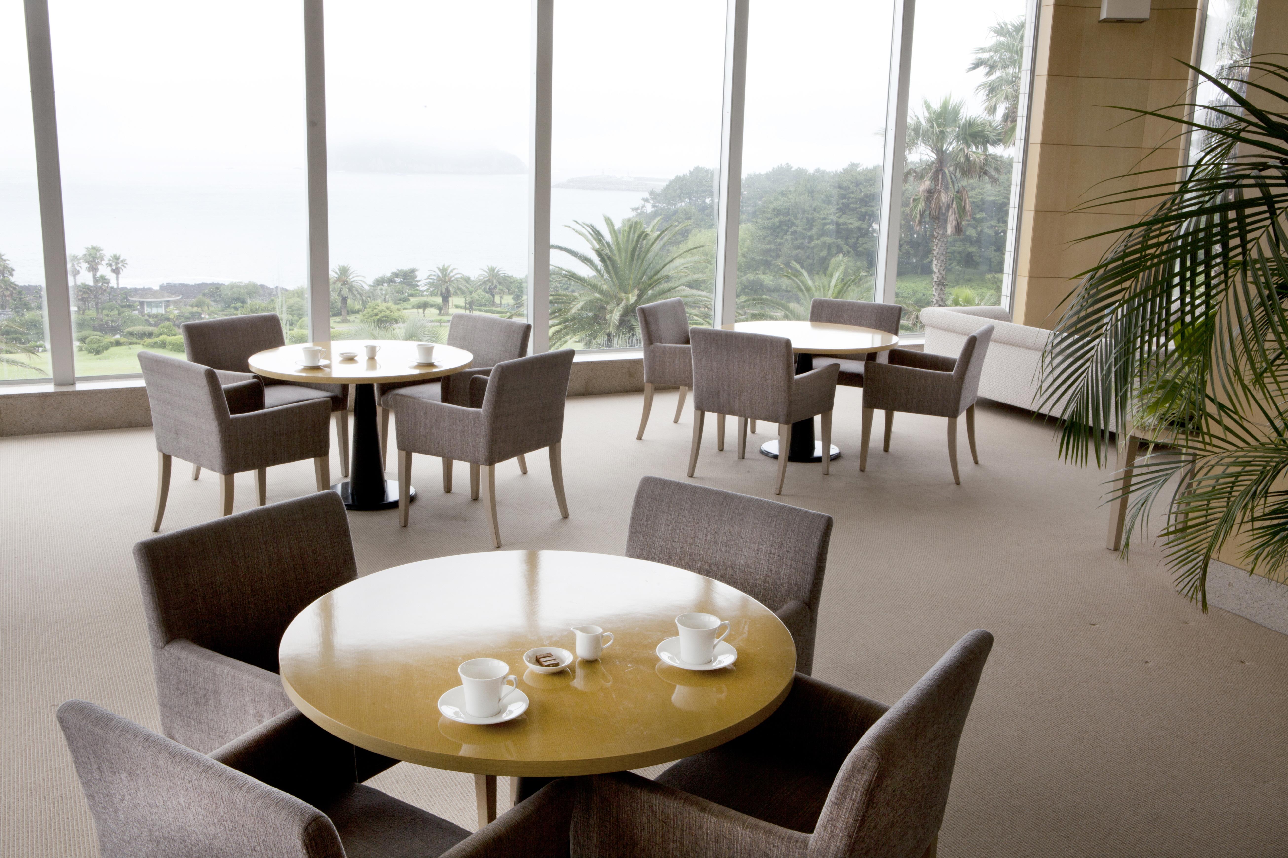 Seogwipo Kal Hotel Exterior foto Club Lounge at Changi Airport