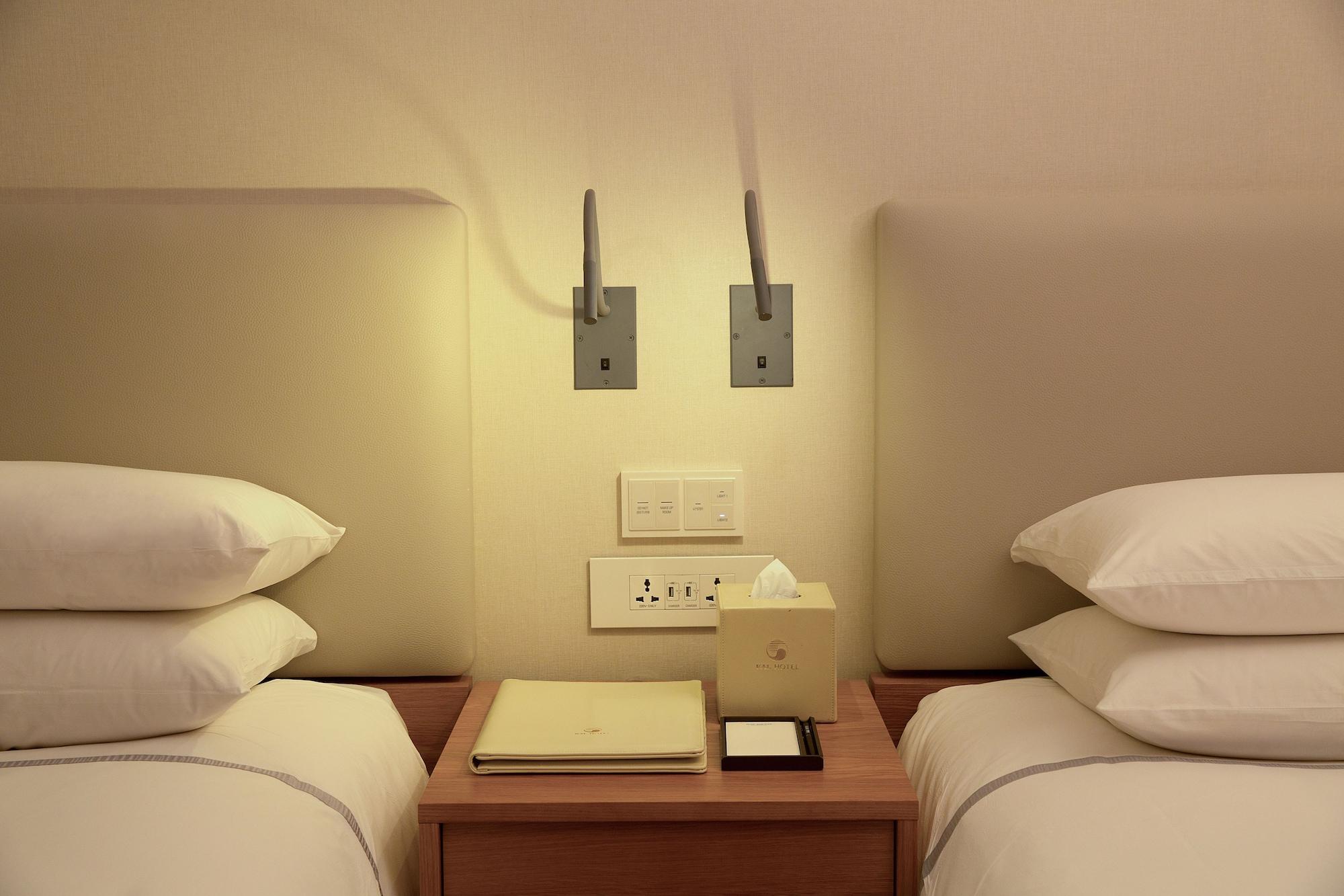 Seogwipo Kal Hotel Exterior foto Wall mounted reading lights
