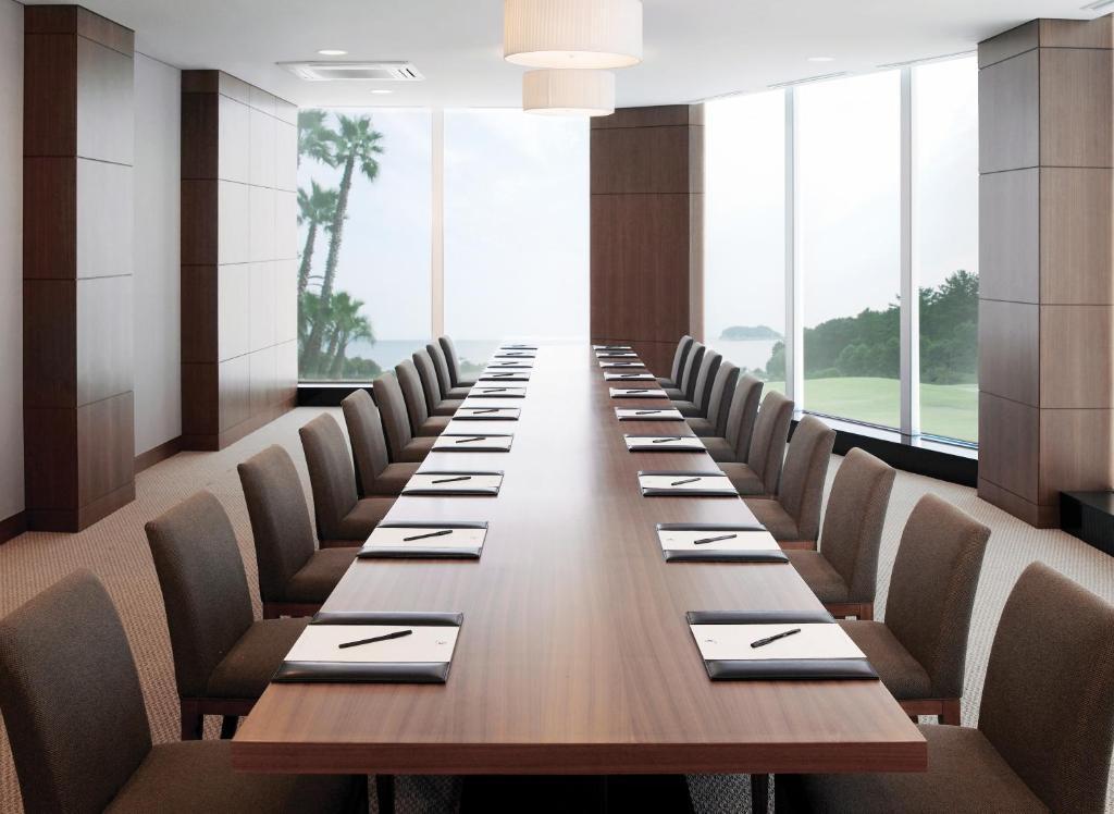 Seogwipo Kal Hotel Exterior foto A boardroom