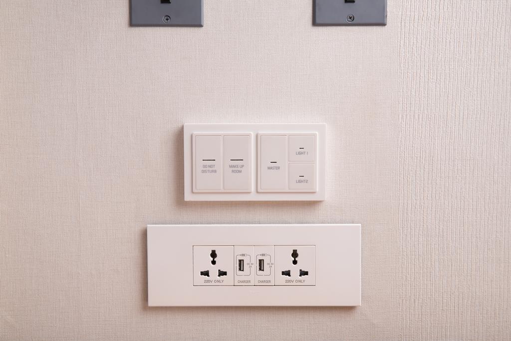 Seogwipo Kal Hotel Exterior foto A Hong Kong power socket